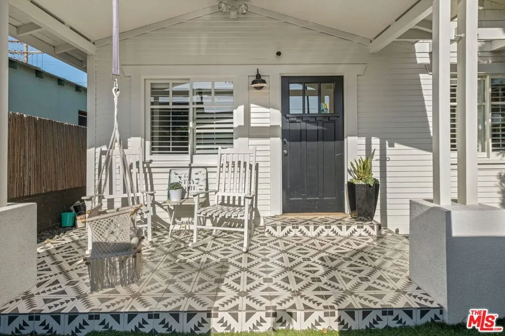1605 Cabrillo Avenue Venice, CA 90291