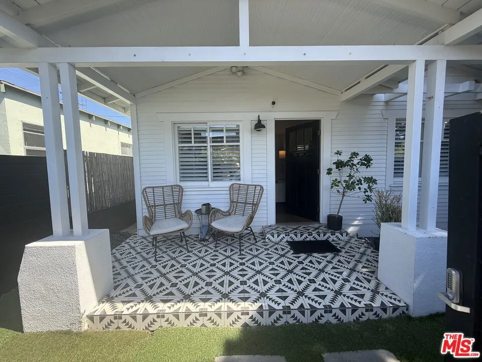 1605 Cabrillo Avenue Venice, CA 90291