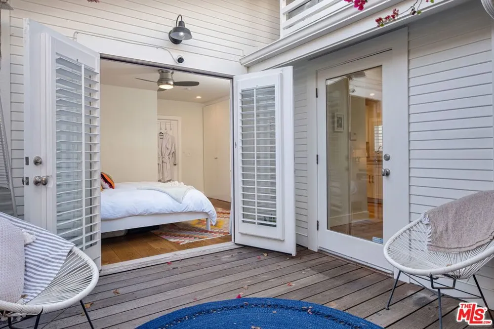 1605 Cabrillo Avenue Venice, CA 90291