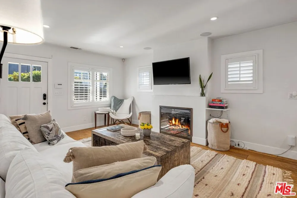 1605 Cabrillo Avenue Venice, CA 90291