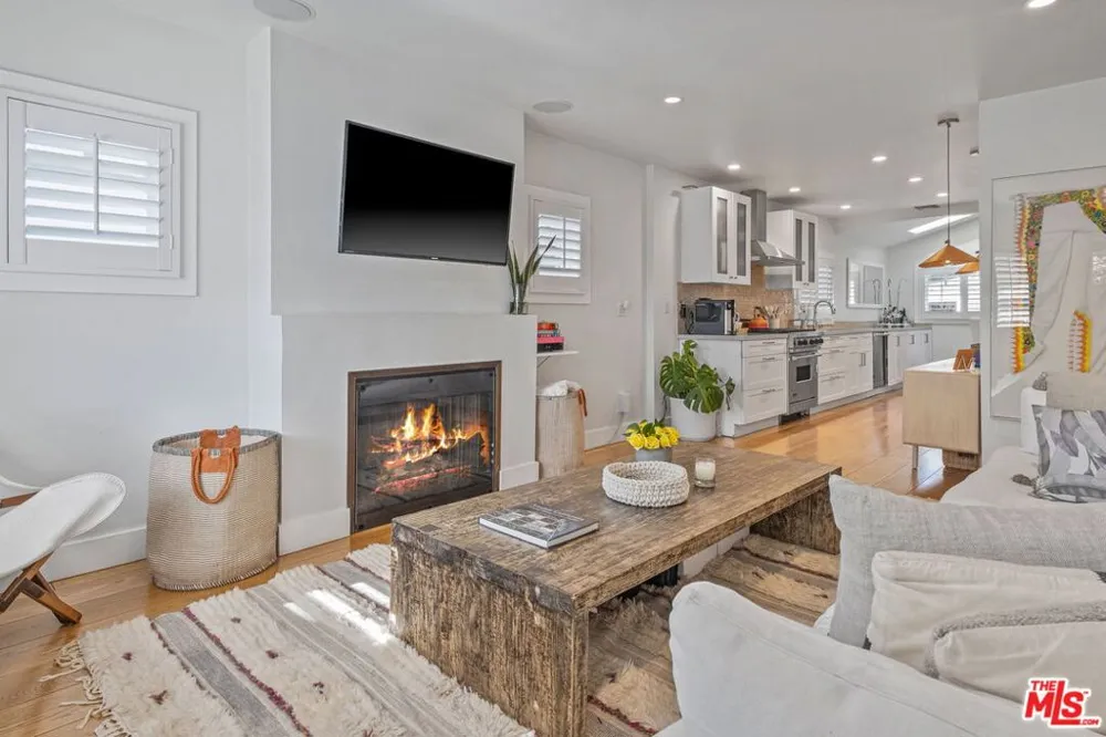 1605 Cabrillo Avenue Venice, CA 90291