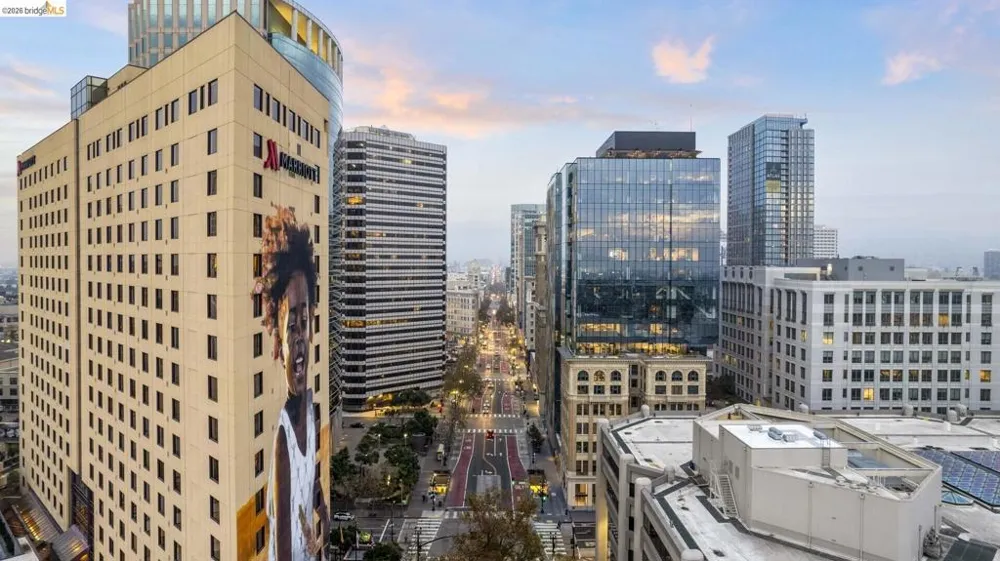 801 Franklin St #1406 Oakland, CA 94607