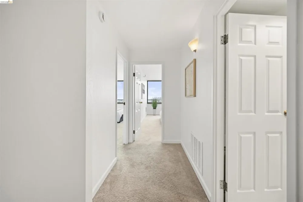 801 Franklin St #1406 Oakland, CA 94607