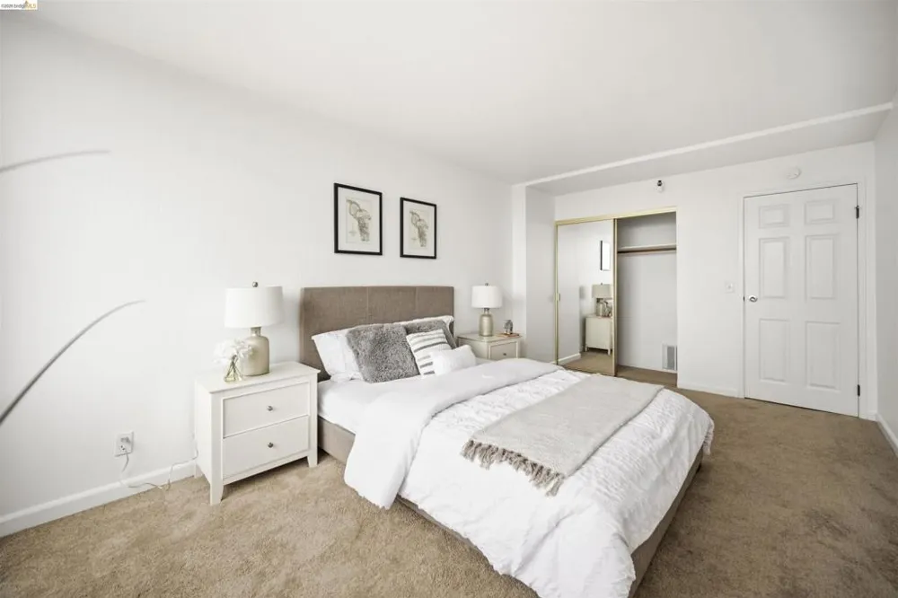 801 Franklin St #1406 Oakland, CA 94607