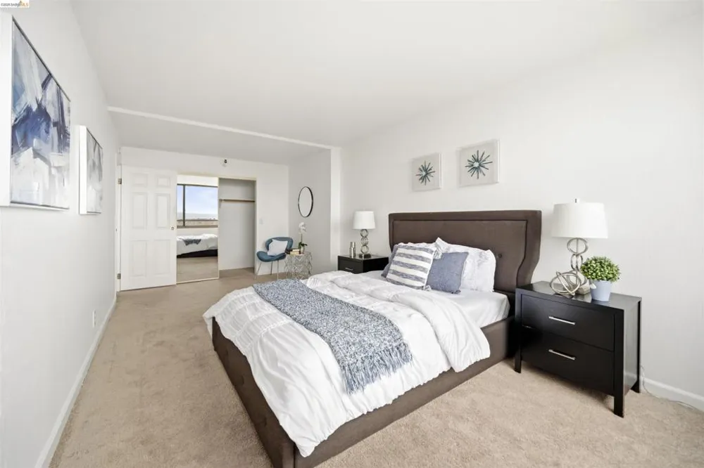 801 Franklin St #1406 Oakland, CA 94607