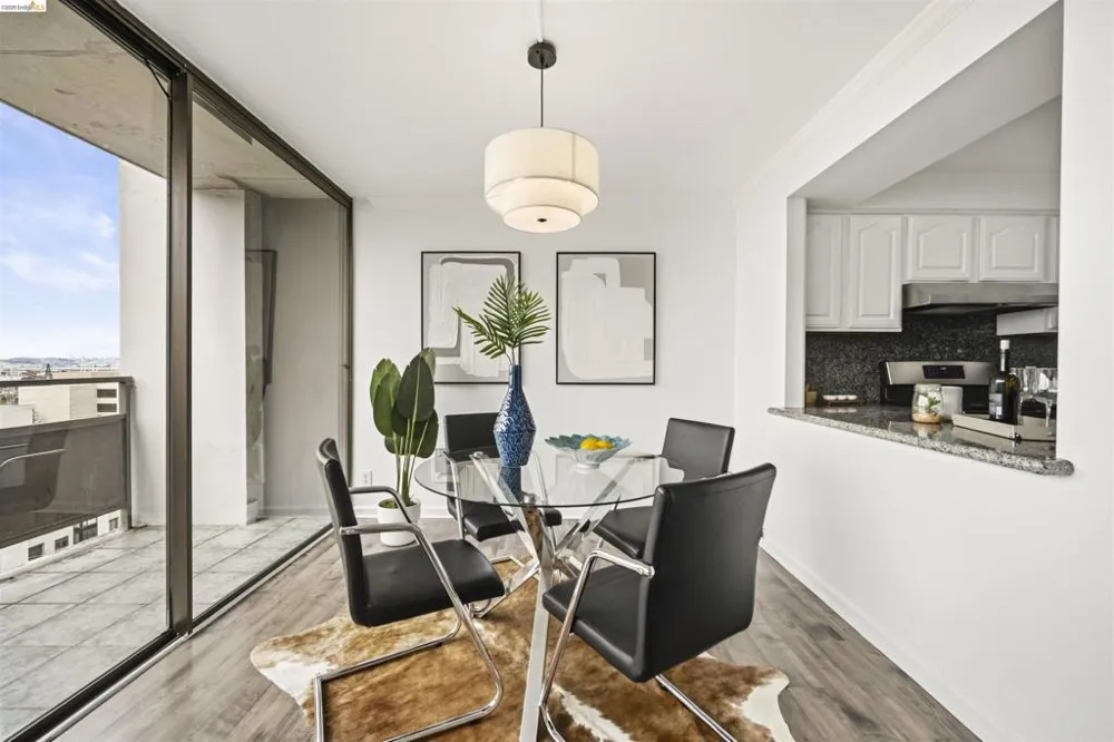 801 Franklin St #1406 Oakland, CA 94607