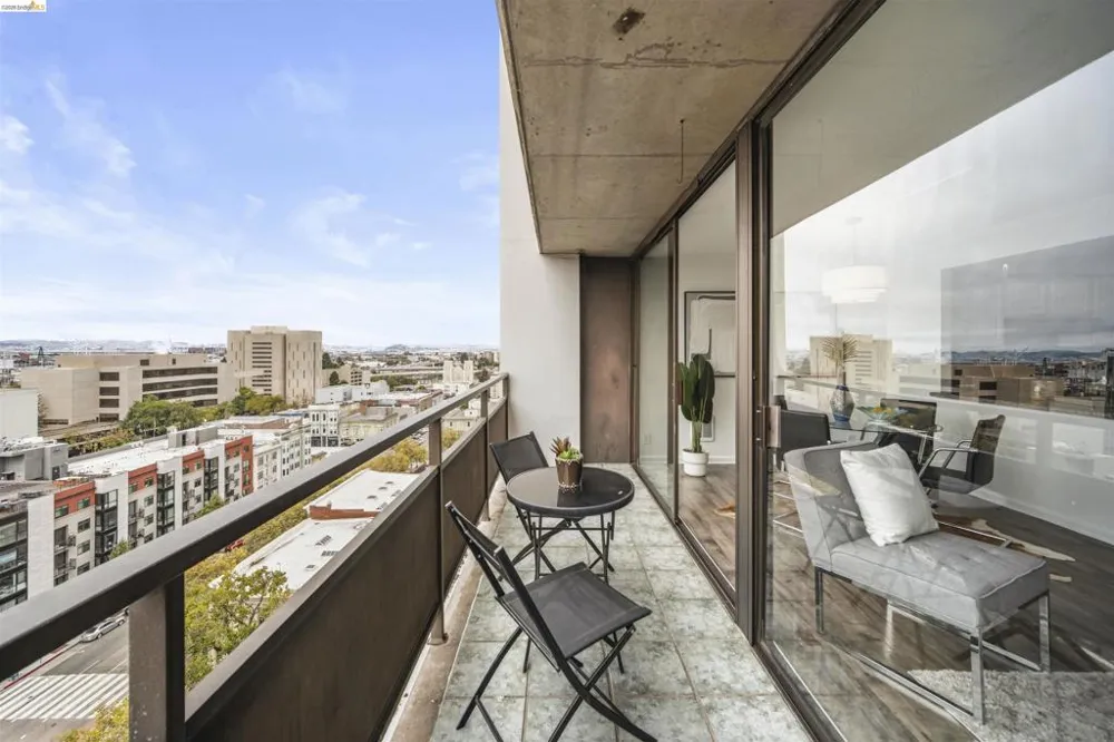 801 Franklin St #1406 Oakland, CA 94607