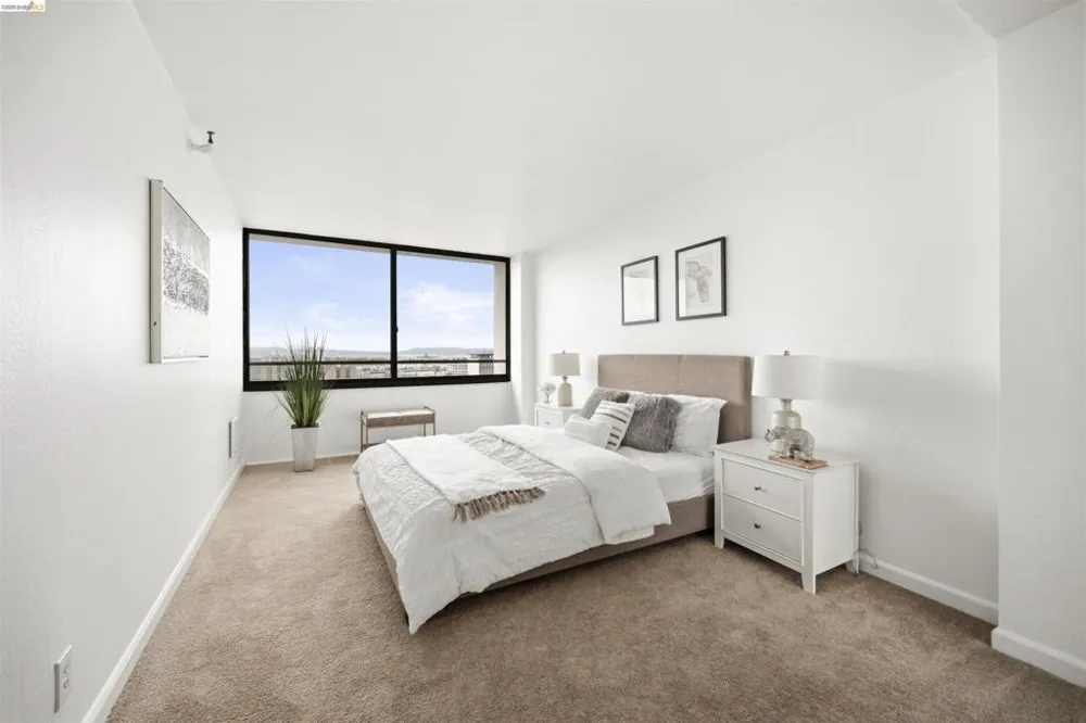 801 Franklin St #1406 Oakland, CA 94607