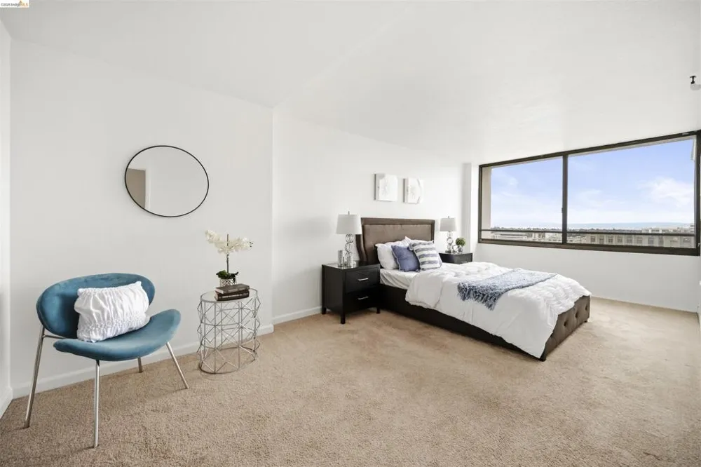 801 Franklin St #1406 Oakland, CA 94607