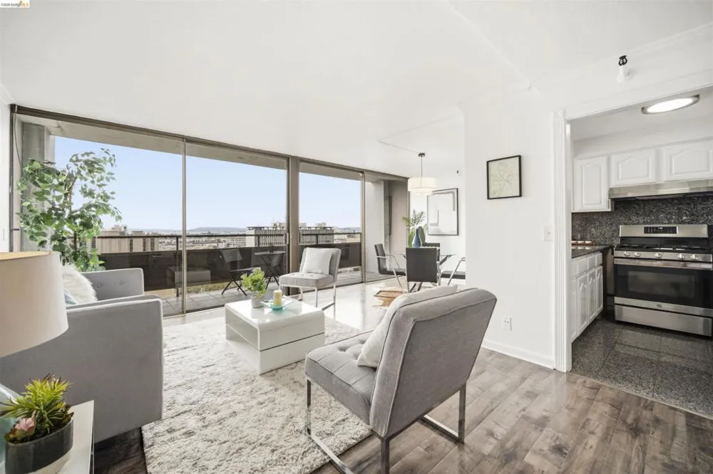 801 Franklin St #1406 Oakland, CA 94607