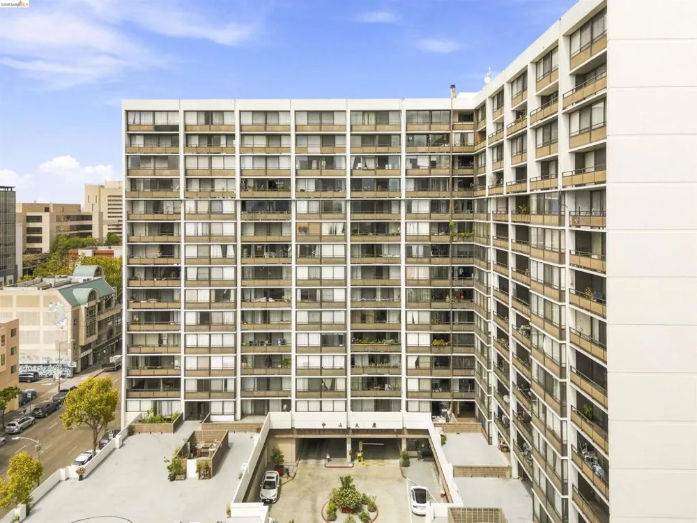 801 Franklin St #1406 Oakland, CA 94607