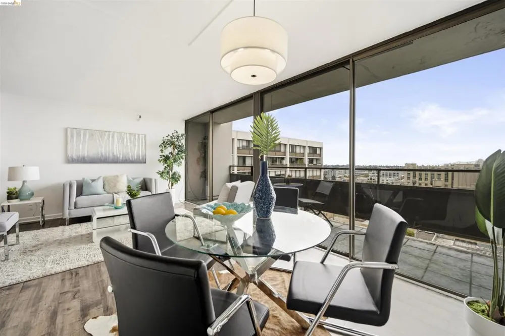 801 Franklin St #1406 Oakland, CA 94607