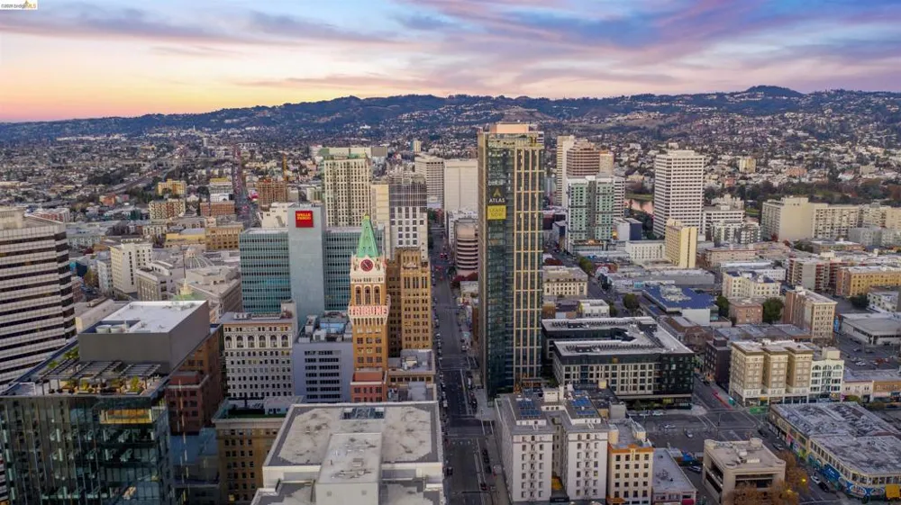 801 Franklin St #1406 Oakland, CA 94607