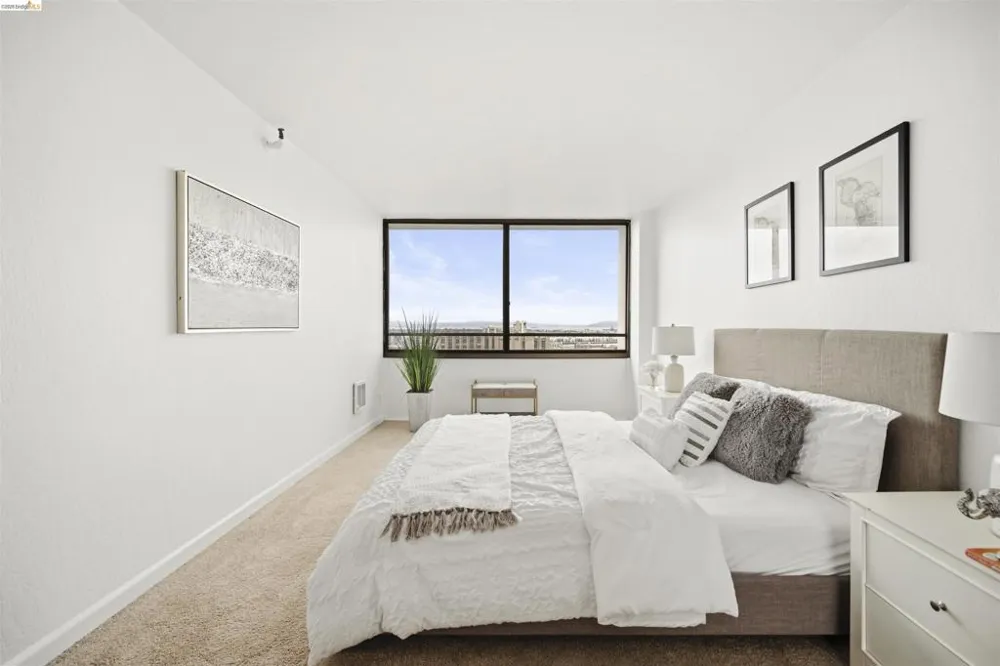 801 Franklin St #1406 Oakland, CA 94607