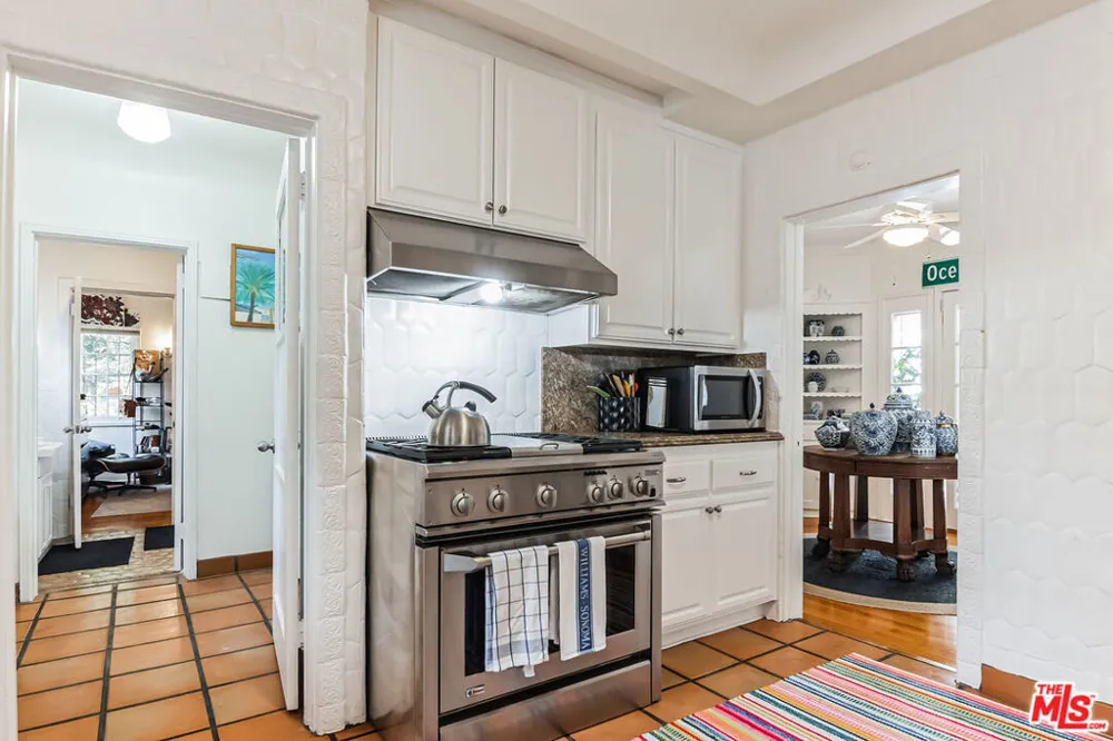 451 Veteran Avenue Los Angeles, CA 90024