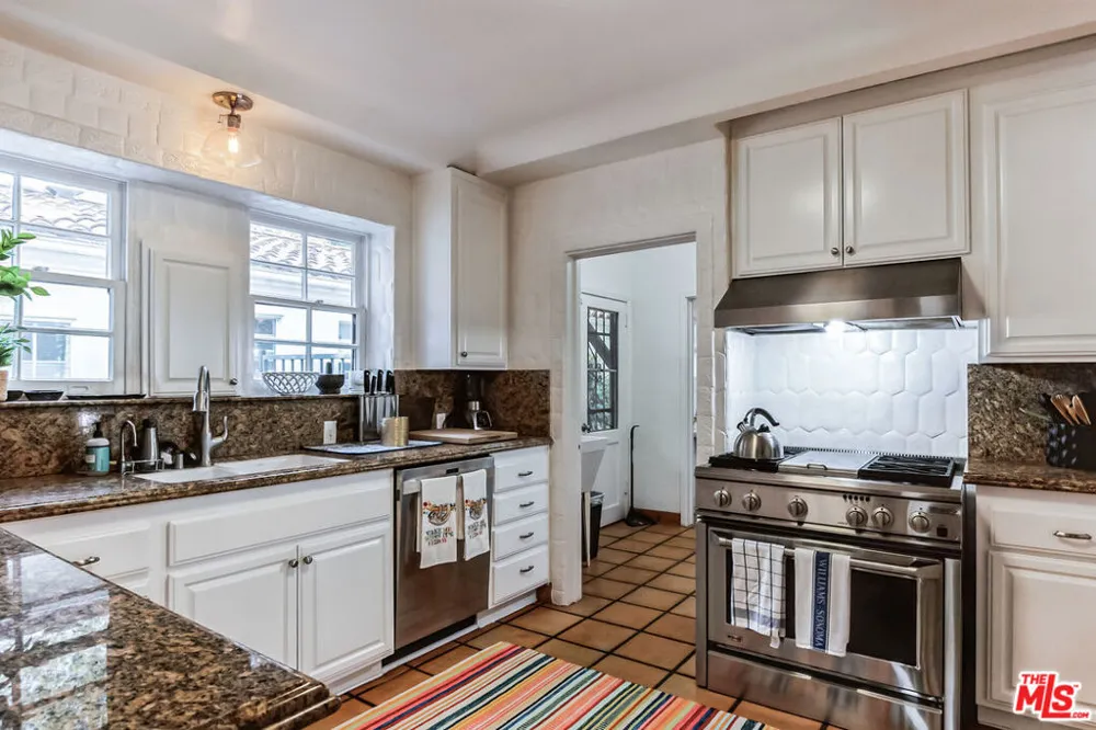 451 Veteran Avenue Los Angeles, CA 90024