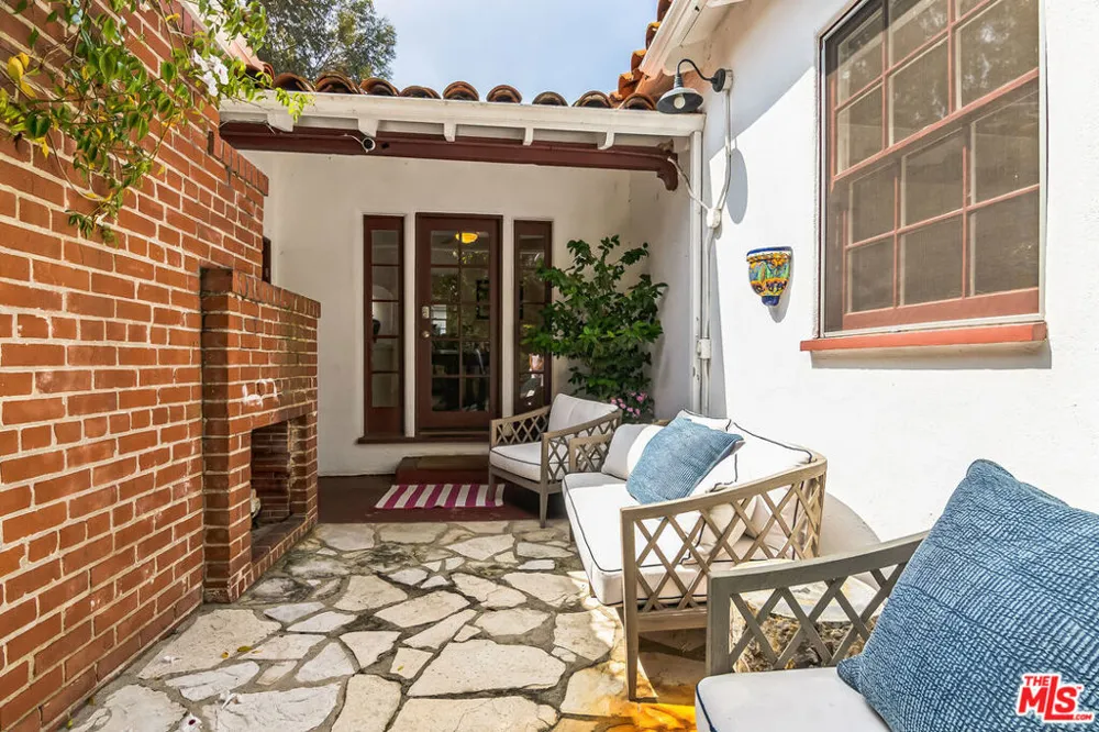 451 Veteran Avenue Los Angeles, CA 90024