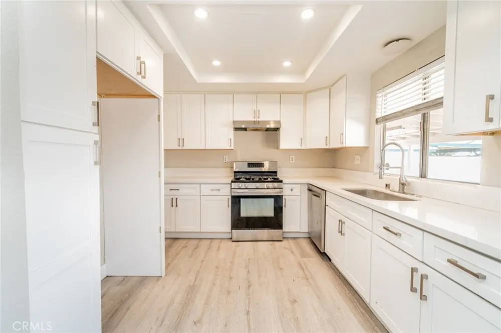 732 S Acacia Rialto, CA 92376