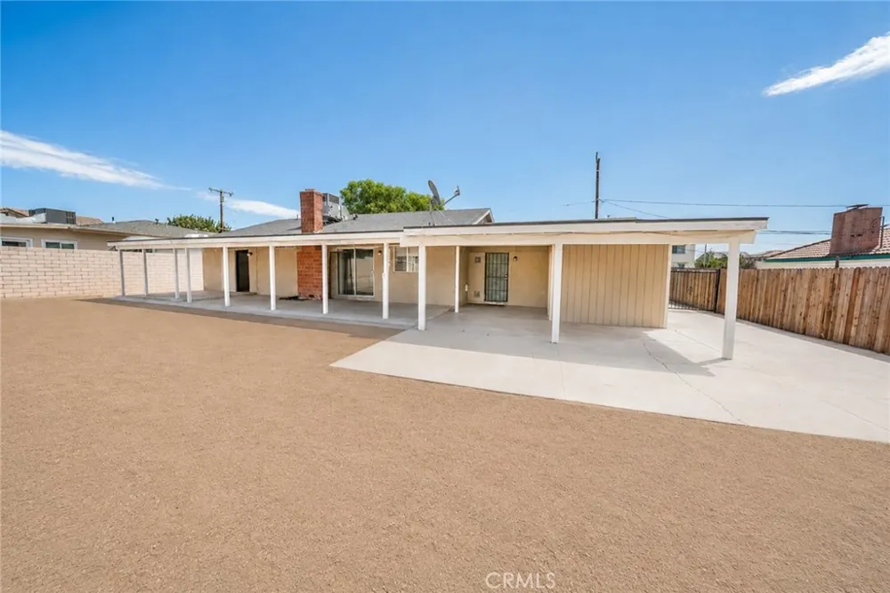 732 S Acacia Rialto, CA 92376