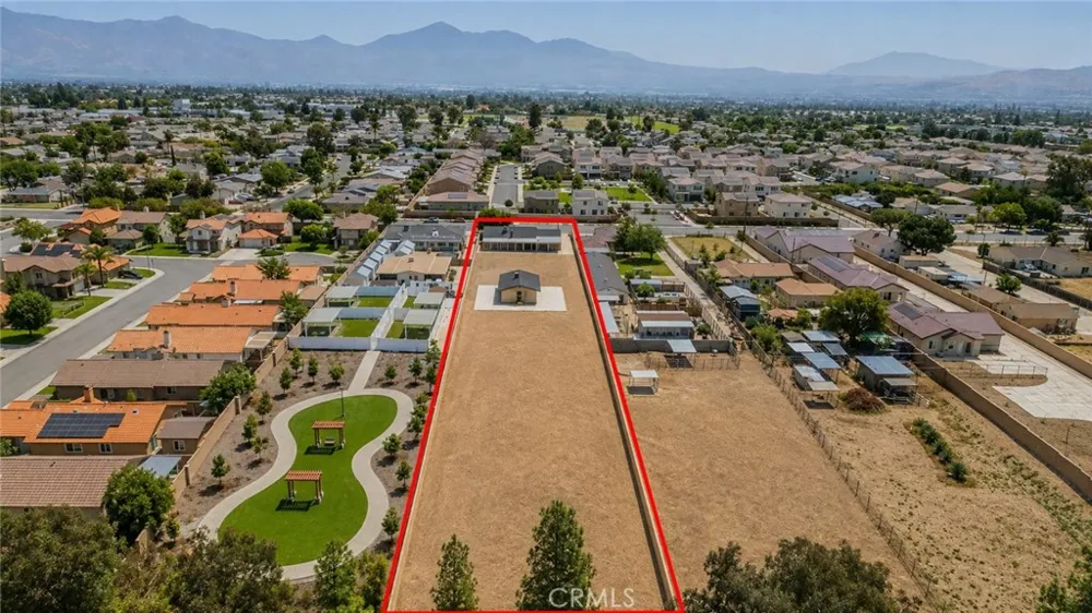 732 S Acacia Rialto, CA 92376