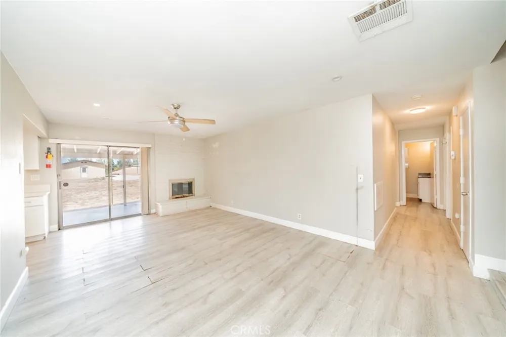 732 S Acacia Rialto, CA 92376