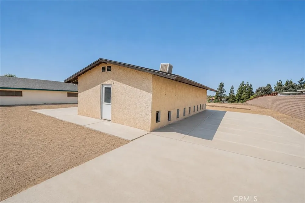 732 S Acacia Rialto, CA 92376