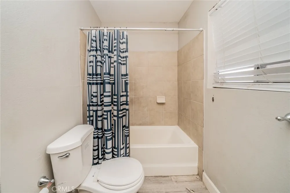 732 S Acacia Rialto, CA 92376