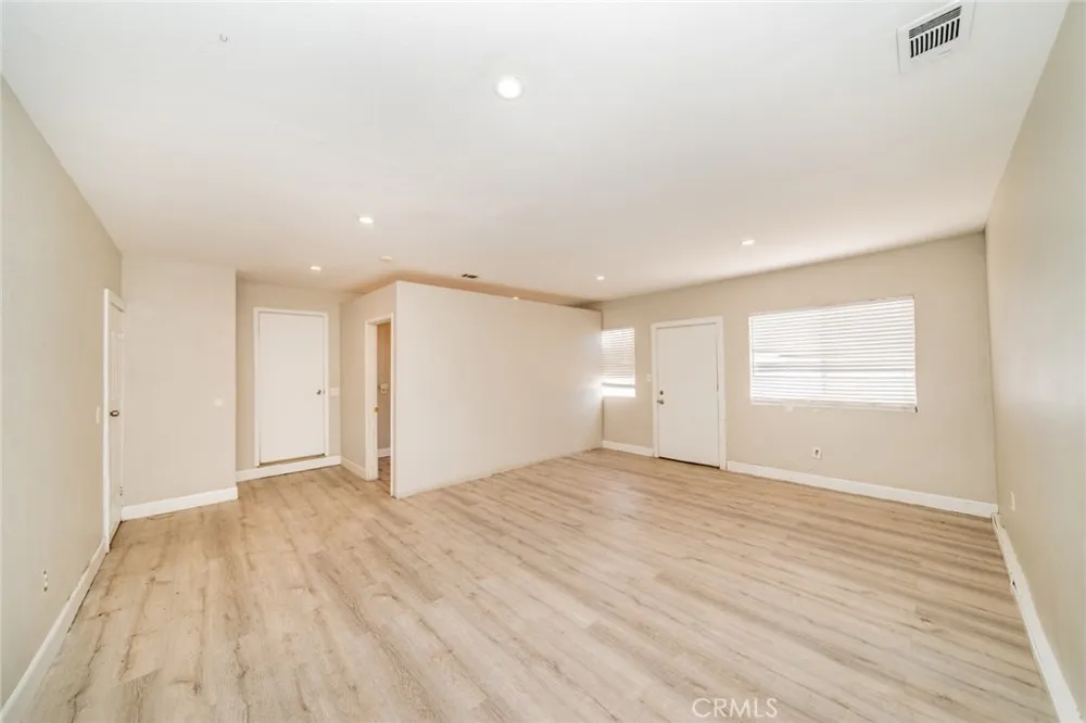 732 S Acacia Rialto, CA 92376