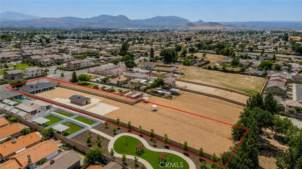 732 S Acacia Rialto, CA 92376
