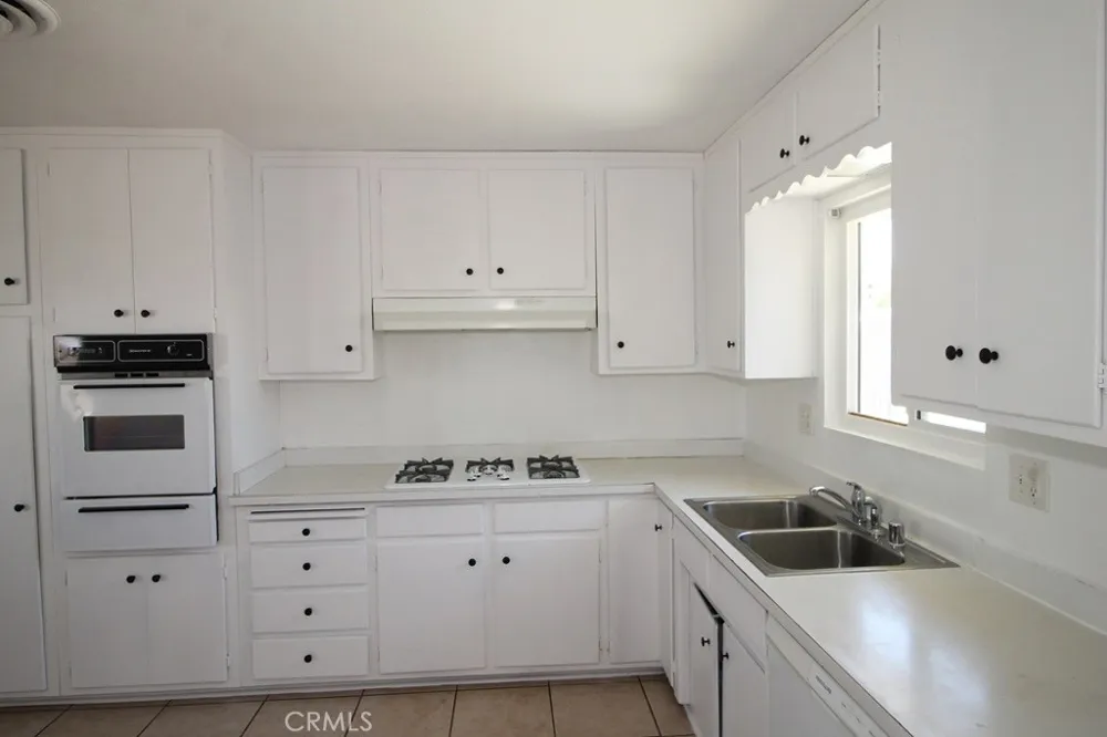 25626 Eaton Barstow, CA 92311