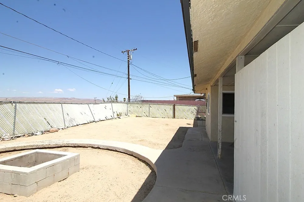25626 Eaton Barstow, CA 92311
