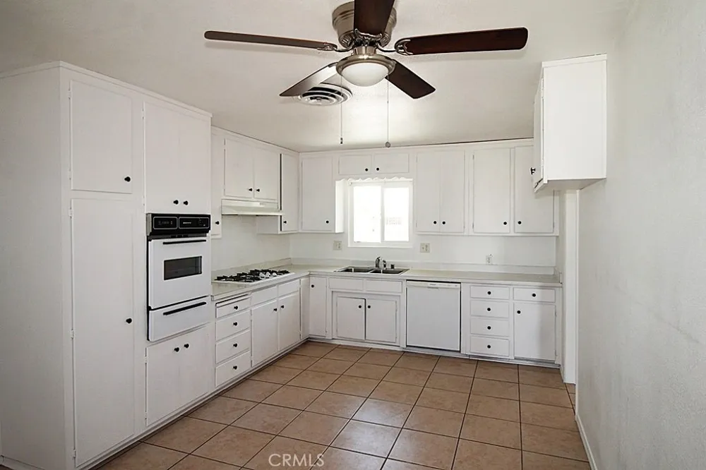 25626 Eaton Barstow, CA 92311