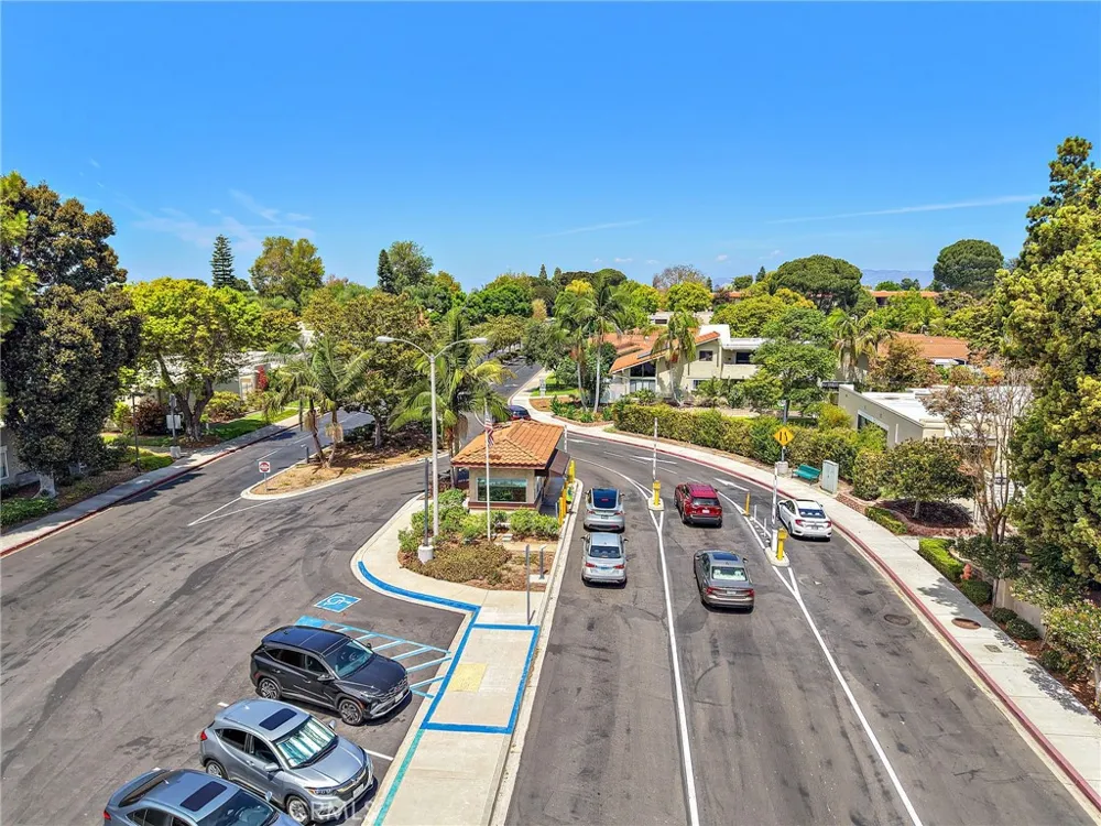 2389 Via Mariposa W #1E Laguna Woods, CA 92637