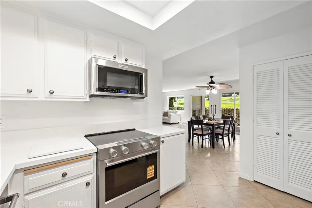 2389 Via Mariposa W #1E Laguna Woods, CA 92637