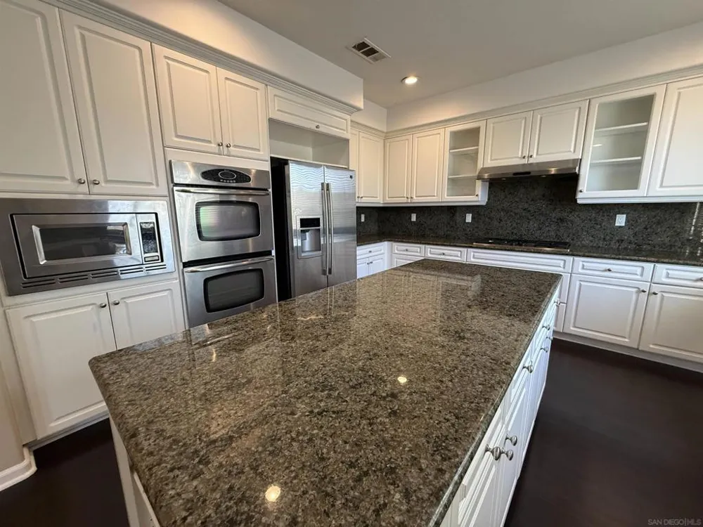 2750 Dove Tail Dr San Marcos, CA 92078