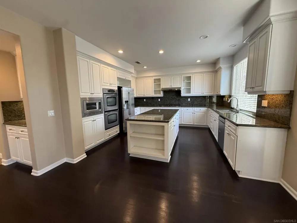 2750 Dove Tail Dr San Marcos, CA 92078