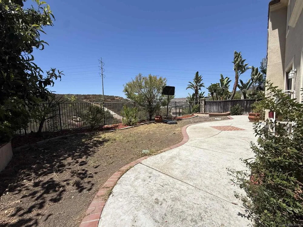 2750 Dove Tail Dr San Marcos, CA 92078