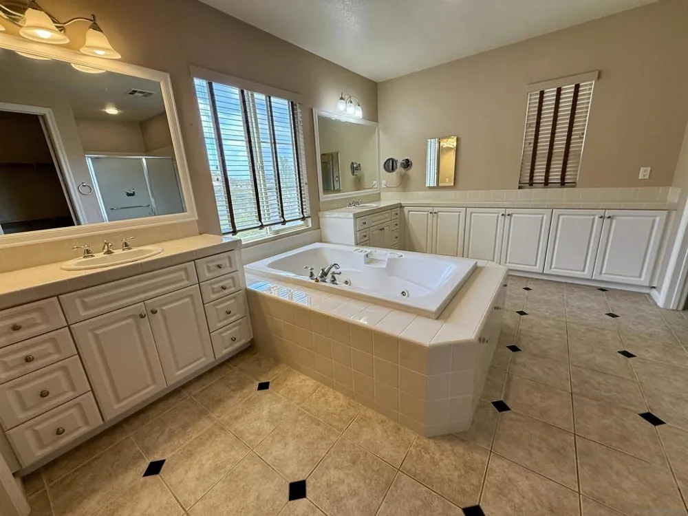 2750 Dove Tail Dr San Marcos, CA 92078