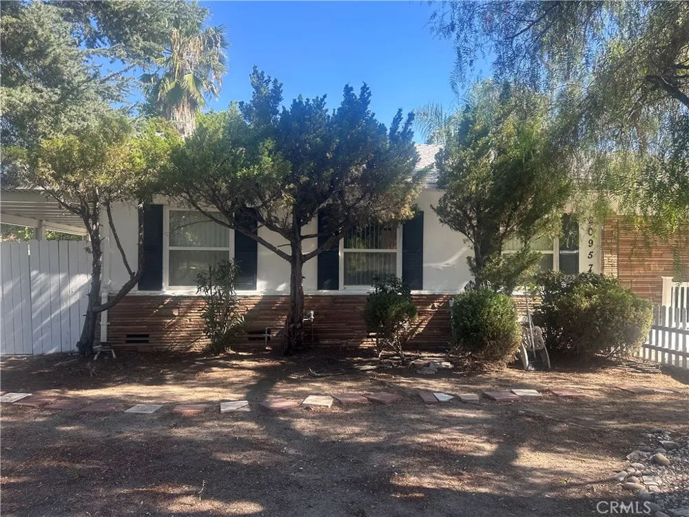 20957 Community Los Angeles, CA 91304