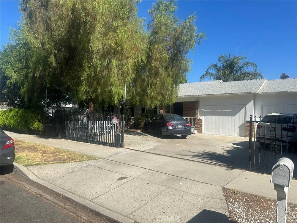 20957 Community Los Angeles, CA 91304