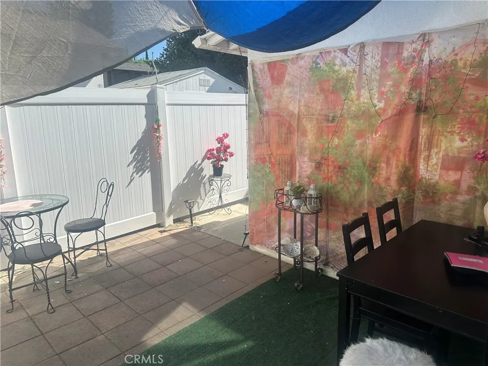 20957 Community Los Angeles, CA 91304