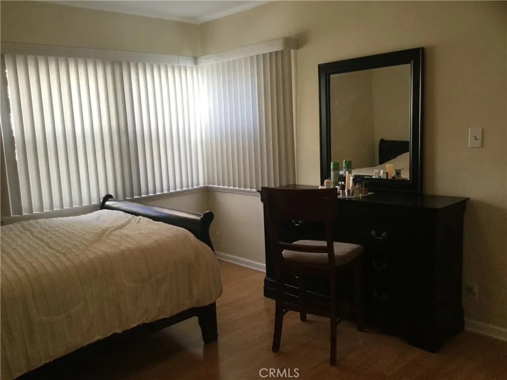 20957 Community Los Angeles, CA 91304