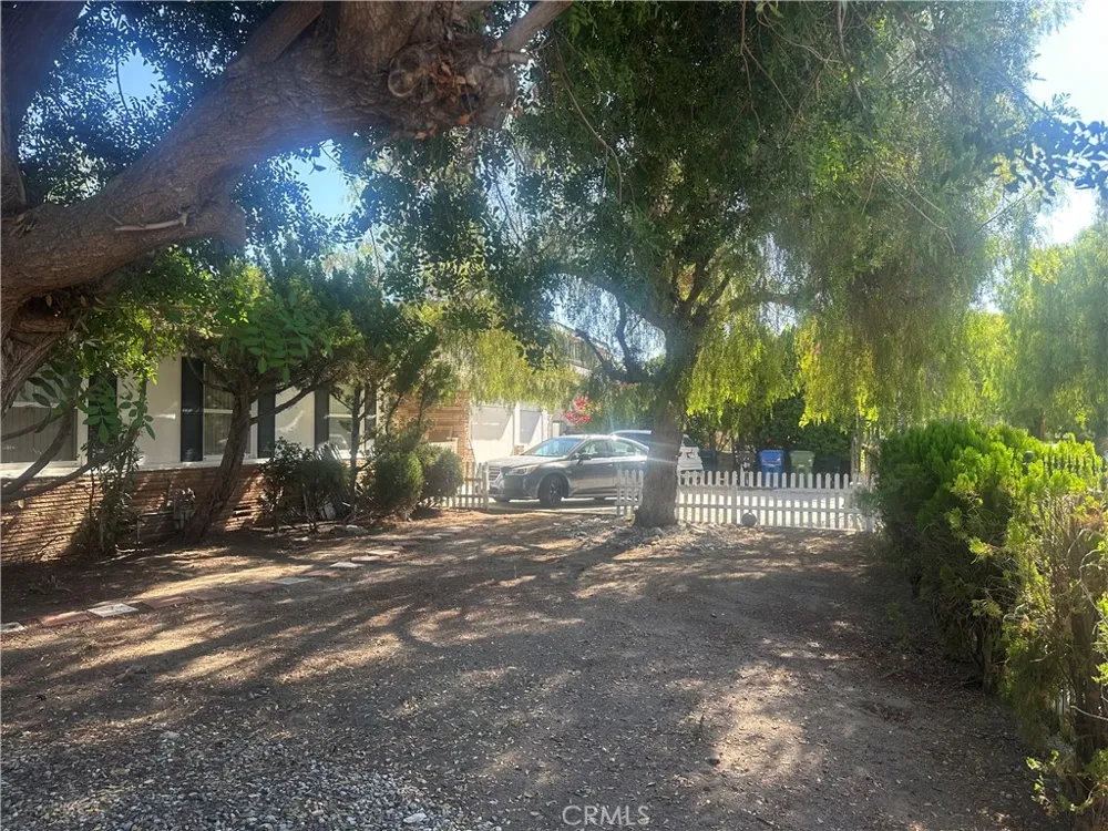 20957 Community Los Angeles, CA 91304