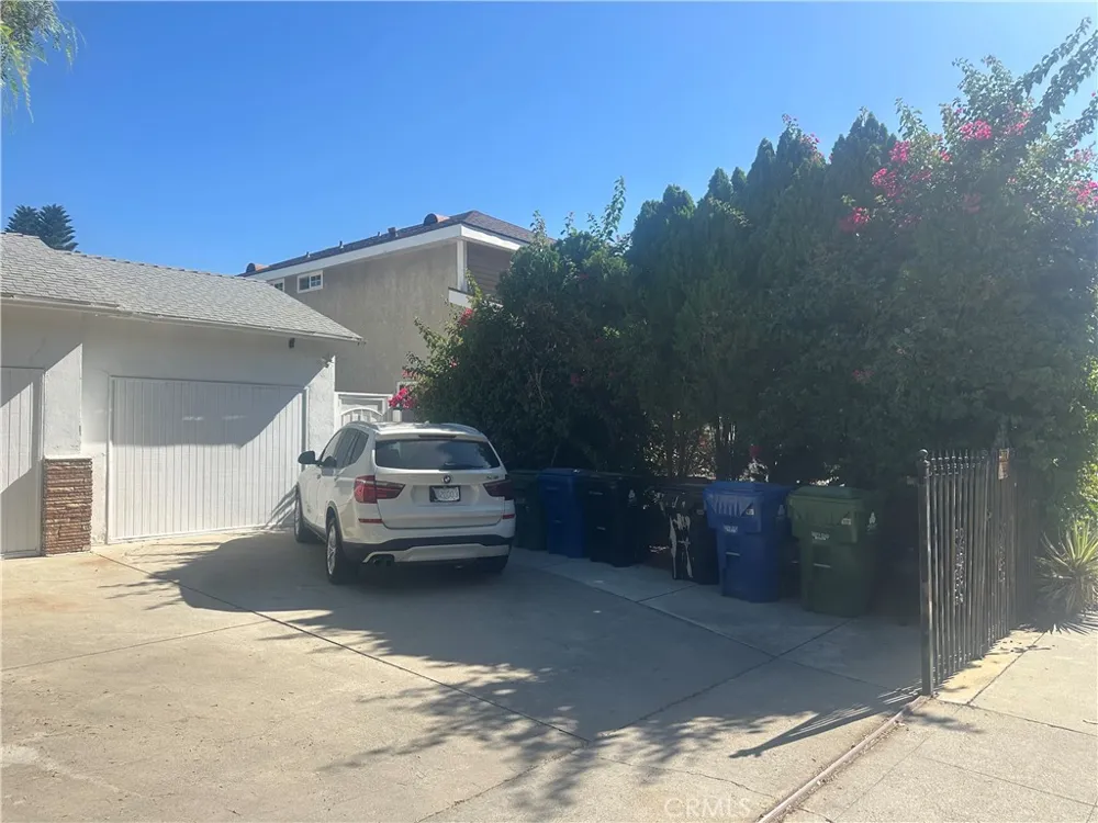 20957 Community Los Angeles, CA 91304