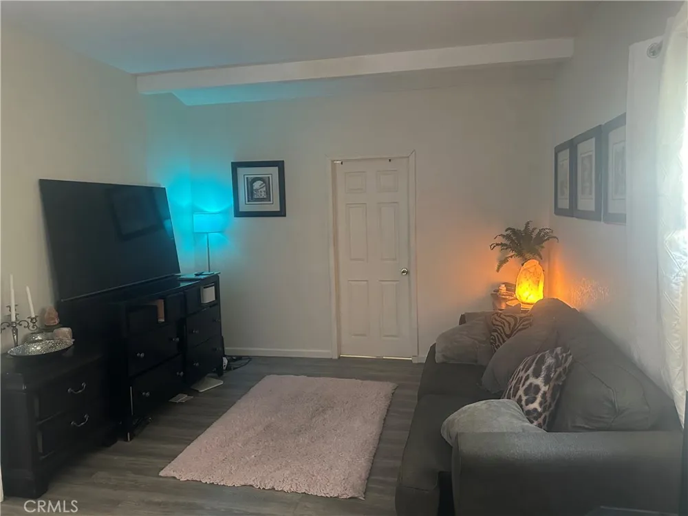 20957 Community Los Angeles, CA 91304