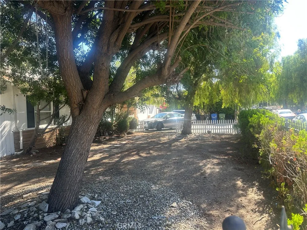 20957 Community Los Angeles, CA 91304