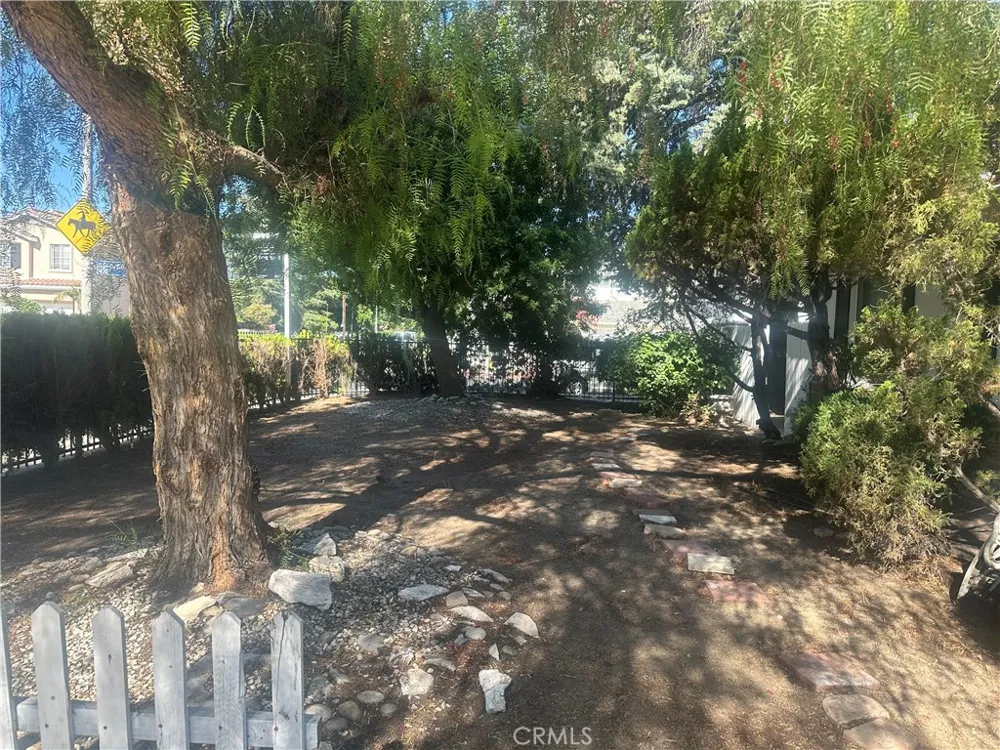 20957 Community Los Angeles, CA 91304