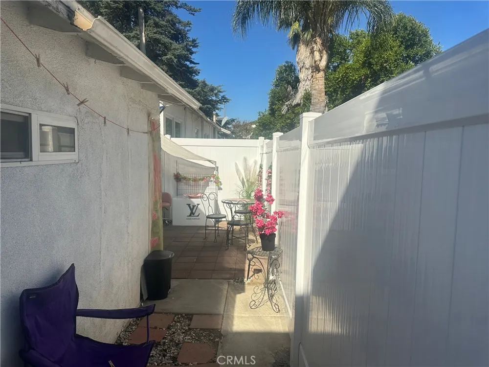 20957 Community Los Angeles, CA 91304