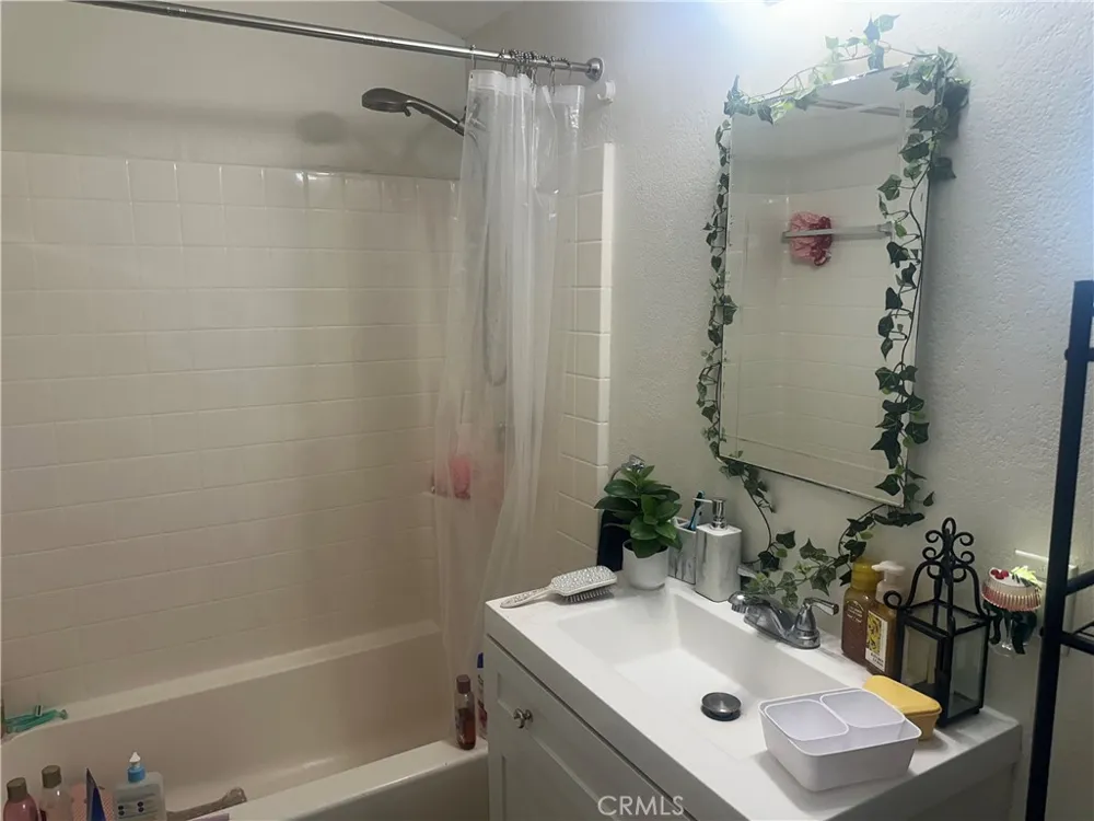 20957 Community Los Angeles, CA 91304