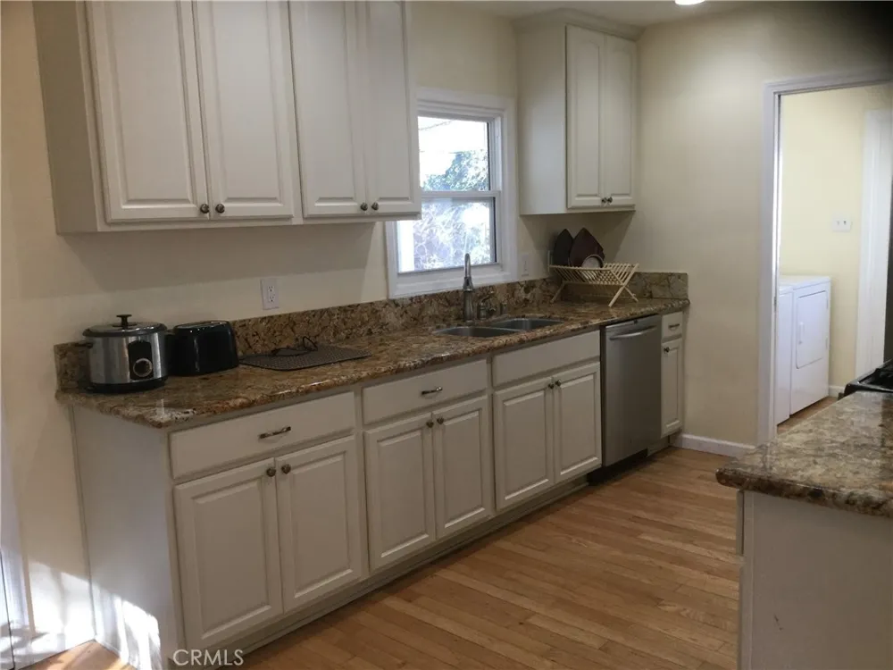 20957 Community Los Angeles, CA 91304